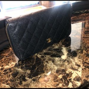 CHANEL Caviar leather Wallet